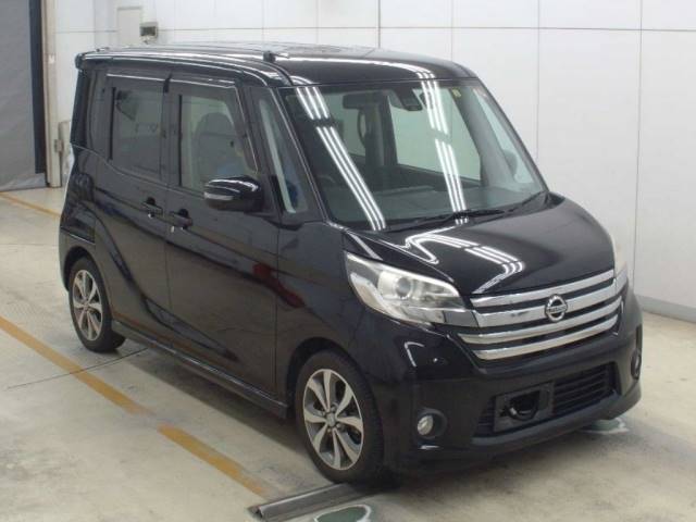 3067 NISSAN DAYZ ROOX B21A 2015 г. (NAA Osaka)